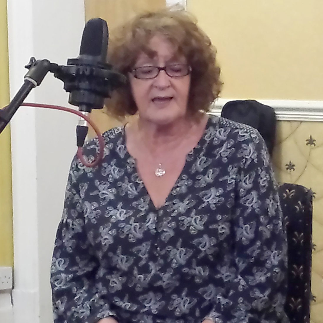 Gloria Collins